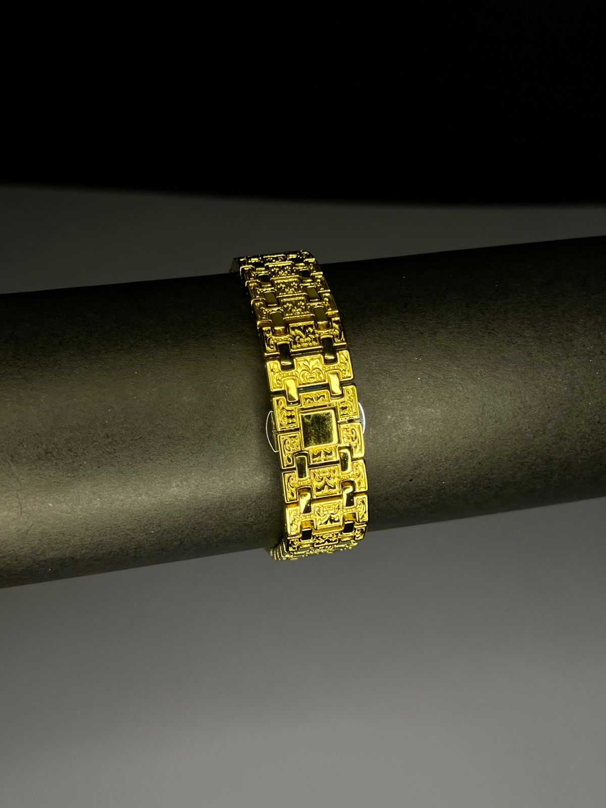 AP Master Lock Chain Watch – Power Meets Precision - Free Box