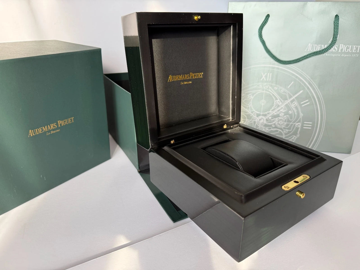 AP Mastercopy - Lifetime Colour Warranty - Free Original Box – Master Lock Chain Monogram